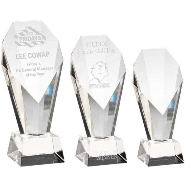 CLEAR GLASS OBELISK ON BASE